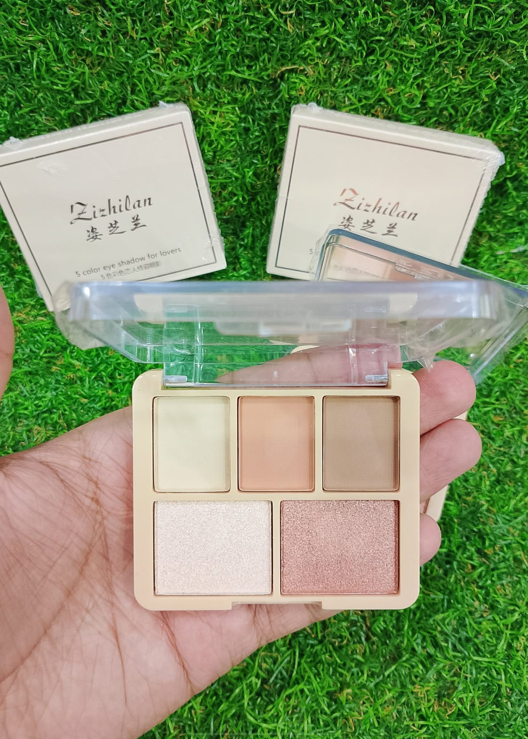 Bundle of 4 eyeshadow palettes - Image 2