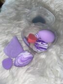 Pack of 8 beauty blender and puffs in a heart shape box